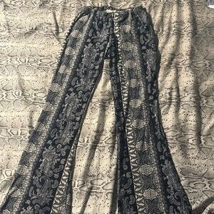 Girls Flared Print Low Rise Leggings